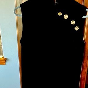 Vintage velvet. Mock turtleneck. Slits both sides. 1960s. Fits size 8.